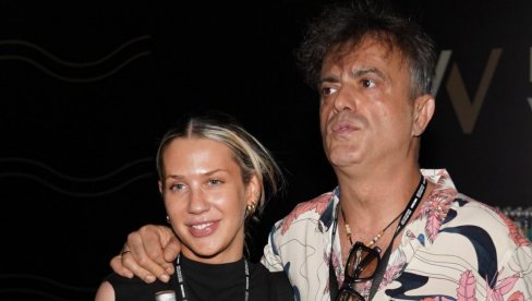 ISIDORA JE TRUDNA: Sergej Trifunović čeka dete - od skandala i policije, do hepienda (FOTO) ISIDORA JE TRUDNA: Sergej Trifunović čeka dete - od skandala i policije, do hepienda (FOTO)