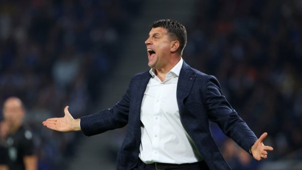 СУРОВО СМО КАЖЊЕНИ! Владан Милојевић о Порто - Звезда, о томе за шта сада моли Бога, али и о Василију Костову, наредном мега-изазову... СУРОВО СМО КАЖЊЕНИ! Владан Милојевић о Порто - Звезда, о томе за шта сада моли Бога, али и о Василију Костову, наредном мега-изазову...