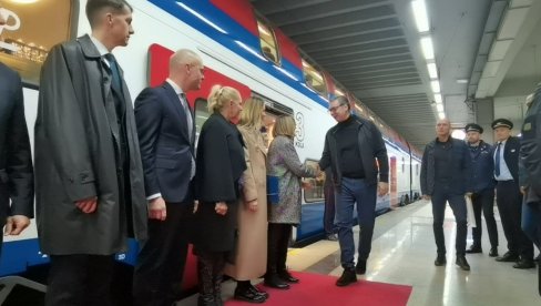 VUČIĆ U VOZU ZA SUBOTICU: Otvara se poslednja deonica brze pruge od Beograda do mađarske granice (VIDEO)