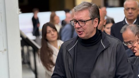 БИЋЕ РАТ Вучић упозорио: Цео свет се спрема за рат, копају ровове и гледају ко ће бити на чијој страни