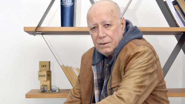 ЉУБАВ ПРЕКО ЖИЦЕ:Кућа на плажи нови редитељски подухват Ирфана Менсура на Сцени Култ ЉУБАВ ПРЕКО ЖИЦЕ:Кућа на плажи нови редитељски подухват Ирфана Менсура на Сцени Култ
