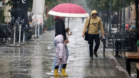 KRAJEM DANA PONOVO KIŠA: Vremenska prognoza za ponedeljak, 27. septembar KRAJEM DANA PONOVO KIŠA: Vremenska prognoza za ponedeljak, 27. septembar