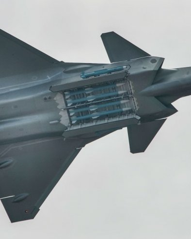 ХОЋЕ ЛИ КИНА ИКАДА ПРОДАТИ СТЕЛТ ЛОВАЦ Ј-20? Стручњак процењује могућу клијентску базу купаца (ВИДЕО)