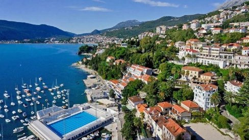 ДВА ЛЕТЊА МЕСЕЦА СА 70 ИНСПЕКТОРА: Преко 6.000 неправилности на приморју ДВА ЛЕТЊА МЕСЕЦА СА 70 ИНСПЕКТОРА: Преко 6.000 неправилности на приморју