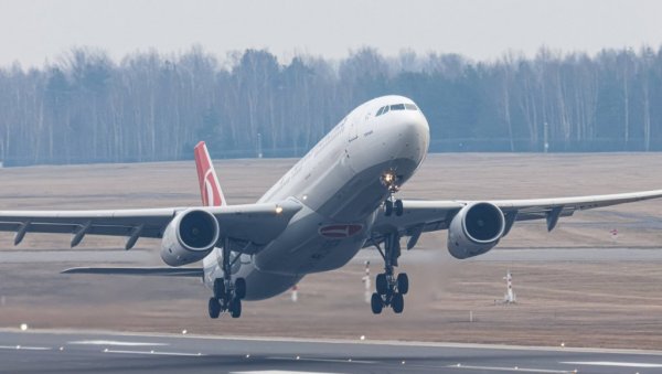ЛИТВАНИЈА ОБУСТАВИЛА ВАЗДУШНИ САОБРАЋАЈ: Уочени сумњиви балони