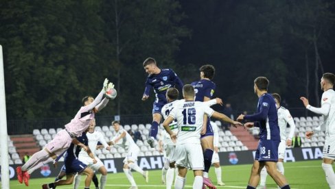 SVE JE TO MANJE-VIŠE ISTO! Nikola Zečević prvi put startovao za Železničar u pobedi nad TSC-om SVE JE TO MANJE-VIŠE ISTO! Nikola Zečević prvi put startovao za Železničar u pobedi nad TSC-om