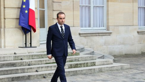 ПАЛА ФРАНЦУСКА ВЛАДА: Премијер поднео оставку Макрону само дан након објављивања имена нових министара ПАЛА ФРАНЦУСКА ВЛАДА: Премијер поднео оставку Макрону само дан након објављивања имена нових министара