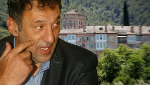 DIVAC SE POSLE OPERACIJE POVUKAO NA HILANDAR: Prve fotografije sa Svete Gore (FOTO)