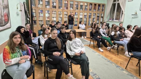 VOLONTERIZAM VAŽAN ZA MLADE: Dom omladine Vršac promoviše svoj Volonterski centar