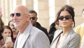 ZAŠTO SE CEO SVET SMEJE DŽEFU BEZOSU I LOREN SANČEZ? Prošetali Parizom modno usklađeni ali jedan detalj je svima zapao za oko!