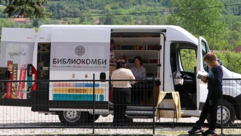 NOVA RUTA „BIBLIOKOMBIJA“: Kraljevačka biblioteka obilazi seoska područja NOVA RUTA „BIBLIOKOMBIJA“: Kraljevačka biblioteka obilazi seoska područja