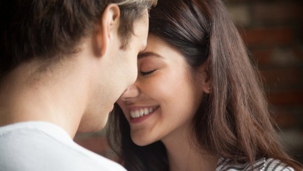 ПСИХОЛОГ ОТКРИВА ТАЈНУ СРЕЋНИХ ВЕЗА: Парови који деле ових 5 вредности трају дуже и воле дубље