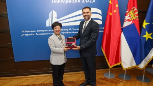 JAČANJE PRIJATELJSTVA I SARADNJE SA KINOM: Delegacija provincije Fuđijen u Novom Sadu, u zvaničnoj poseti Vladi AP Vojvodine