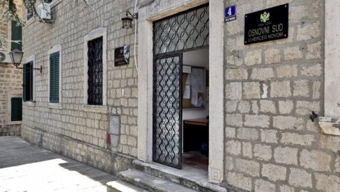 ЗАПОСЛЕНИ У СУДСТВУ ТРАЖЕ ПОВЕЋАЊЕ ЗАРАДА: И у херцегновском Основном суду  трају једночасовне обуставе рада
