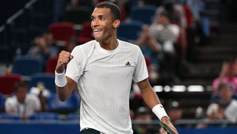 OŽE JE U ČETVRTFINALU MASTERSA U PARIZU! Kanađanin izbacio Nemca sa turnira OŽE JE U ČETVRTFINALU MASTERSA U PARIZU! Kanađanin izbacio Nemca sa turnira