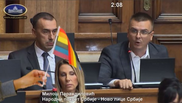 ХИТ СНИМАК ИЗ СКУПШТИНЕ: Брнабић, Парандиловић и геј афера (ВИДЕО)