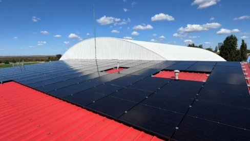 SOLARNA ELEKTRANA NA SPORTSKOJ DVORANI DUŠAN SILNI: Srpska Crnja u Banatu u značajnom iskoraku ka energetski efikasnijoj i ekološki održivoj SOLARNA ELEKTRANA NA SPORTSKOJ DVORANI DUŠAN SILNI: Srpska Crnja u Banatu u značajnom iskoraku ka energetski efikasnijoj i ekološki održivoj