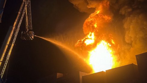 ČITAVA UKRAJINA GORELA TOKOM NOĆI: Eksplozije širom zemlje - uništeno više od pola kapaciteta za proizvodnju gasa (VIDEO) ČITAVA UKRAJINA GORELA TOKOM NOĆI: Eksplozije širom zemlje - uništeno više od pola kapaciteta za proizvodnju gasa (VIDEO)