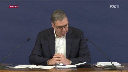 РАФИНЕРИЈА МОЖЕ ДА РАДИ ДО 1. НОВЕМБРА Вучић: Сва наша складишта су препуњена