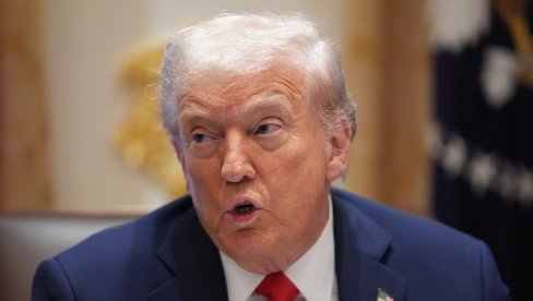 ТРАМП ДОБИО ПИТАЊЕ, А ОНДА ШОК: Ово једна од најгорих новинарки које ћете икада видети (ВИДЕО)