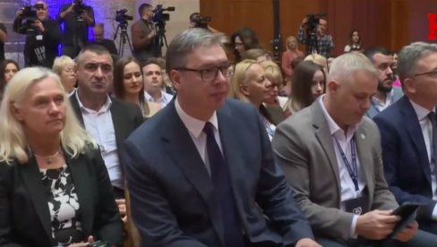 Вучић на 10. конференцији о безбедности деце „Безбедност и одговорност“ (ВИДЕО) Вучић на 10. конференцији о безбедности деце „Безбедност и одговорност“ (ВИДЕО)