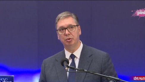 DECA ŽIVE SVOJE VIRTUELNE ŽIVOTE Vučić Na žalost nema više redova na košarkaškim terenima (VIDEO)