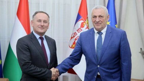 MINISTAR BALINT SE SASTAO SA AMBASADOROM MAĐARSKE: Nastavak saradnje i novi prijekti MINISTAR BALINT SE SASTAO SA AMBASADOROM MAĐARSKE: Nastavak saradnje i novi prijekti