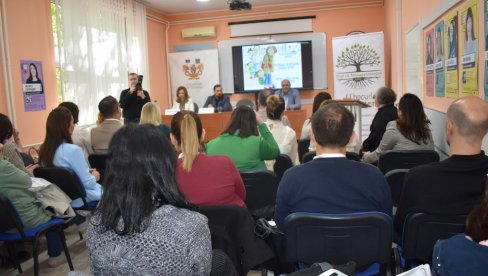 TRIBINA U KIKINDI Pomoć deci sa retkim bolestima TRIBINA U KIKINDI Pomoć deci sa retkim bolestima