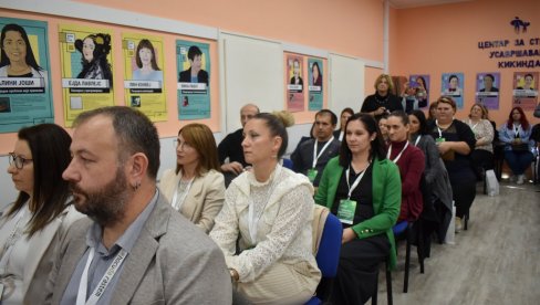 TRIBINA O DECI SA RETKIM BOLESTIMA: Porodicama je potrebno pružiti svu sistemsku i stručnu pomoć (Foto) TRIBINA O DECI SA RETKIM BOLESTIMA: Porodicama je potrebno pružiti svu sistemsku i stručnu pomoć (Foto)