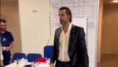 ЛУДИЛО У СВЛАЧИОНИЦИ ЗВЕЗДЕ: Томовића исполивали, па одржао говор о коме ће се причати