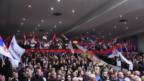 ВЕЛИКА КОНВЕНЦИЈА СРПСКЕ ЛИСТЕ У ЗВЕЧАНУ: Само јединствени и сложни можемо да сачувамо наш народ, будућност
