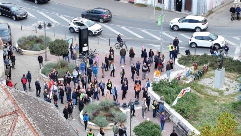 NOVI RAT MEĐU BLOKADERIMA: Opšta tuča, sada izbacili profesora iz svojih redova