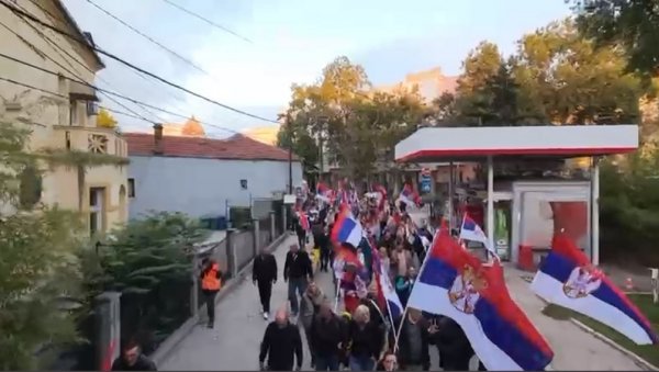 ХИЉАДЕ ГРАЂАНА НИША НА СКУПУ: Подржали своје суграђане са КиМ ХИЉАДЕ ГРАЂАНА НИША НА СКУПУ: Подржали своје суграђане са КиМ