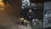 СНИМАК ДИРНУО СРБИЈУ: Бака продавала цвеће по киши у Новом Саду (ВИДЕО)