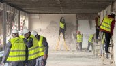 VUČIĆ OBILAZI RADOVE NA SANACIJI I ADAPTACIJI KLINIKE ZA GINEKOLOGIJU I AKUŠERSTVO U VIŠEGRADSKOJ