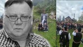 СУЗЕ У РОДНОМ СЕЛУ ХАЛИДА БЕШЛИЋА: Мештани Кнежине се окупили, одјекују стихови његових песма (ВИДЕО)