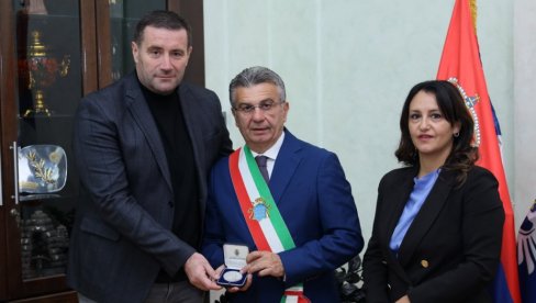 PREDSTAVNICI VERIJE, KASINE I LJUTOMERA: Bratimljeni gradovi na užičkom rođendanu PREDSTAVNICI VERIJE, KASINE I LJUTOMERA: Bratimljeni gradovi na užičkom rođendanu
