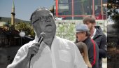 OPROŠTAJ OD LEGENDE, SUZE I JECAJI: Poznati pristižu na komemoraciju Halidu Bešliću - evo ko je sve došao iz Beograda (FOTO/VIDEO)