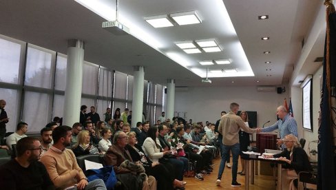 SVEČANOST NA MAŠINSKOM FAKULTETU: Promocija 52 inženjera i 146 master inženjera SVEČANOST NA MAŠINSKOM FAKULTETU: Promocija 52 inženjera i 146 master inženjera