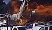 AVION PAO NA PARKING: Ima poginulih (UZNEMIRUJUĆI VIDEO)