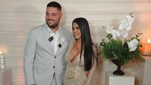NA VESELJU PROGOVORILI O SVOM VENČANJU: LJuba Perućica i Katarina Kolozeus istakli da nisu imali para da se vrate kuću sa svoje svadbe (FOTO) NA VESELJU PROGOVORILI O SVOM VENČANJU: LJuba Perućica i Katarina Kolozeus istakli da nisu imali para da se vrate kuću sa svoje svadbe (FOTO)