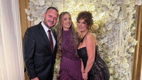 SLAVLJE O KOM PRIČA CEO ZLATIBOR: Dejan Petrović Big bend i supruga priredili spektakularan 18. rođendan ćerki Jovani (FOTO)