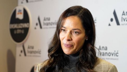 ANA IVANOVIĆ UKRALA PAŽNJU NA REVIJI Victorias Secret: Pojavila se u boji sezone i pokazala trbušnjake (FOTO)