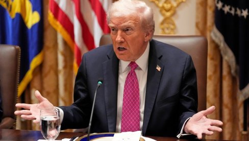 ТРАМП ШОКИРАО СВЕ ПОНАШАЊЕМ: Нећете веровати шта је урадио