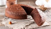 ČOKOLADNA TORTA OD 2 SASTOJKA: Pravi se bez brašna i jaja