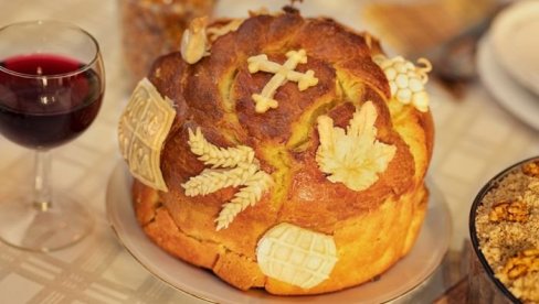 KAKO DA SPREČITE PUCANJE SLAVSKOG KOLAČA? Iskusne domaćice podelile trikove koji vam mogu pomoći KAKO DA SPREČITE PUCANJE SLAVSKOG KOLAČA? Iskusne domaćice podelile trikove koji vam mogu pomoći