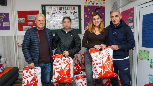 ZVEZDA ZA DECU IZ SVRATIŠTA: Evo šta su fudbaleri crveno-belih i zaposleni na Marakani uradili za najugroženije mališane ZVEZDA ZA DECU IZ SVRATIŠTA: Evo šta su fudbaleri crveno-belih i zaposleni na Marakani uradili za najugroženije mališane