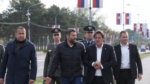 ŠAPIĆ: Nakon vojne parade saobraćajnice presvučene novim asfaltom - troškovi minorni u odnosu na benefite i kakva se poruka šalje