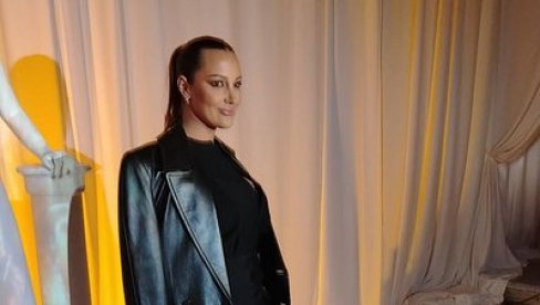 PODRŠKA KOLEGINICE: Aleksandra Prijović došla na promociju novog albuma Nataše Bekvalac (FOTO) PODRŠKA KOLEGINICE: Aleksandra Prijović došla na promociju novog albuma Nataše Bekvalac (FOTO)