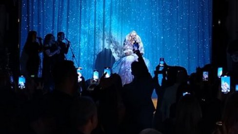 MAMA SE PEVA UGLAS: Nataša Bekvalac zapevala nove pesme na promociji albuma (FOTO) MAMA SE PEVA UGLAS: Nataša Bekvalac zapevala nove pesme na promociji albuma (FOTO)